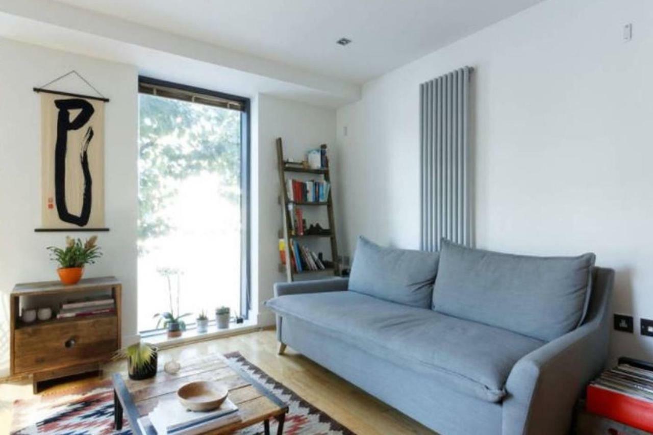 Peaceful Modern 2 Bedroom Flat With Water Views Londres Exterior foto