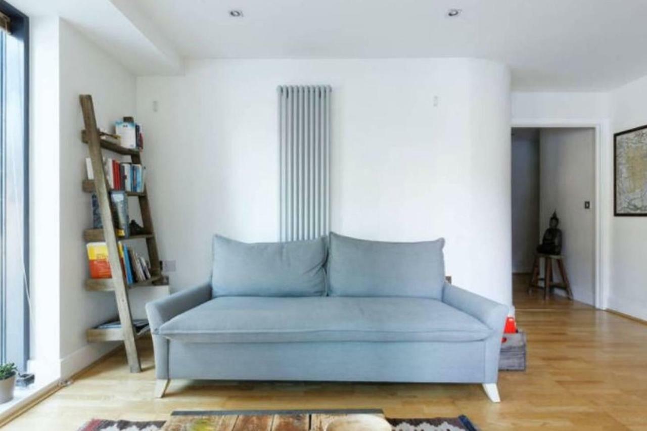 Peaceful Modern 2 Bedroom Flat With Water Views Londres Exterior foto